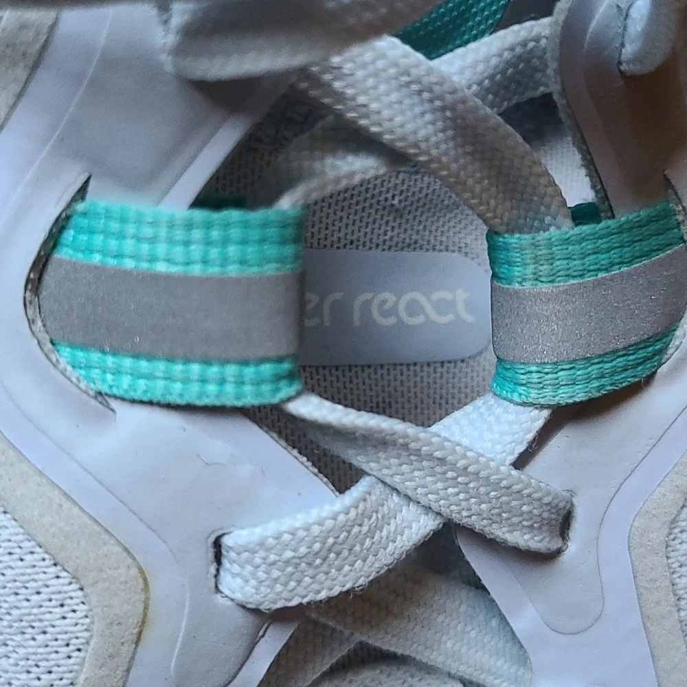 Nike Miler React Sneakers Sz 9.5 White/Mint Women's